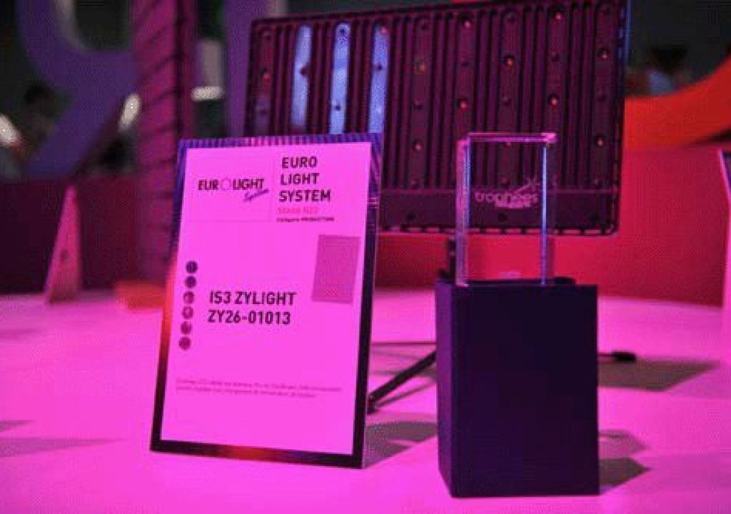 Zylight_IS3_Award_copy.gif