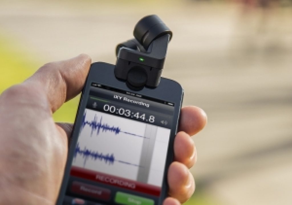 Announcing the New iXY Microphone for iPhone 5, 5S and 5C 3