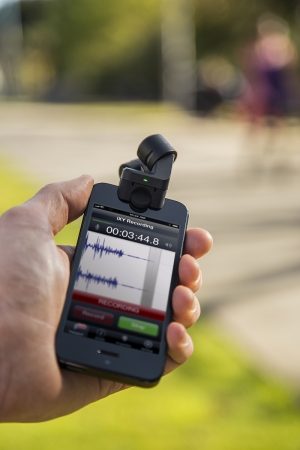 Announcing the New iXY Microphone for iPhone 5, 5S and 5C 8