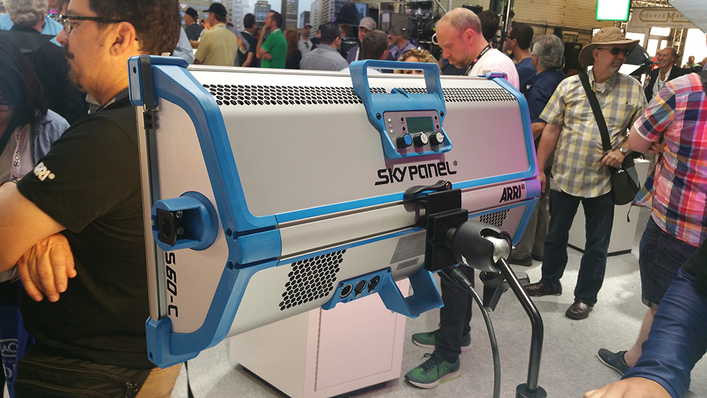 Cine Gear Expo 2016: A Closer Look at the SkyPanel from ARRI 3