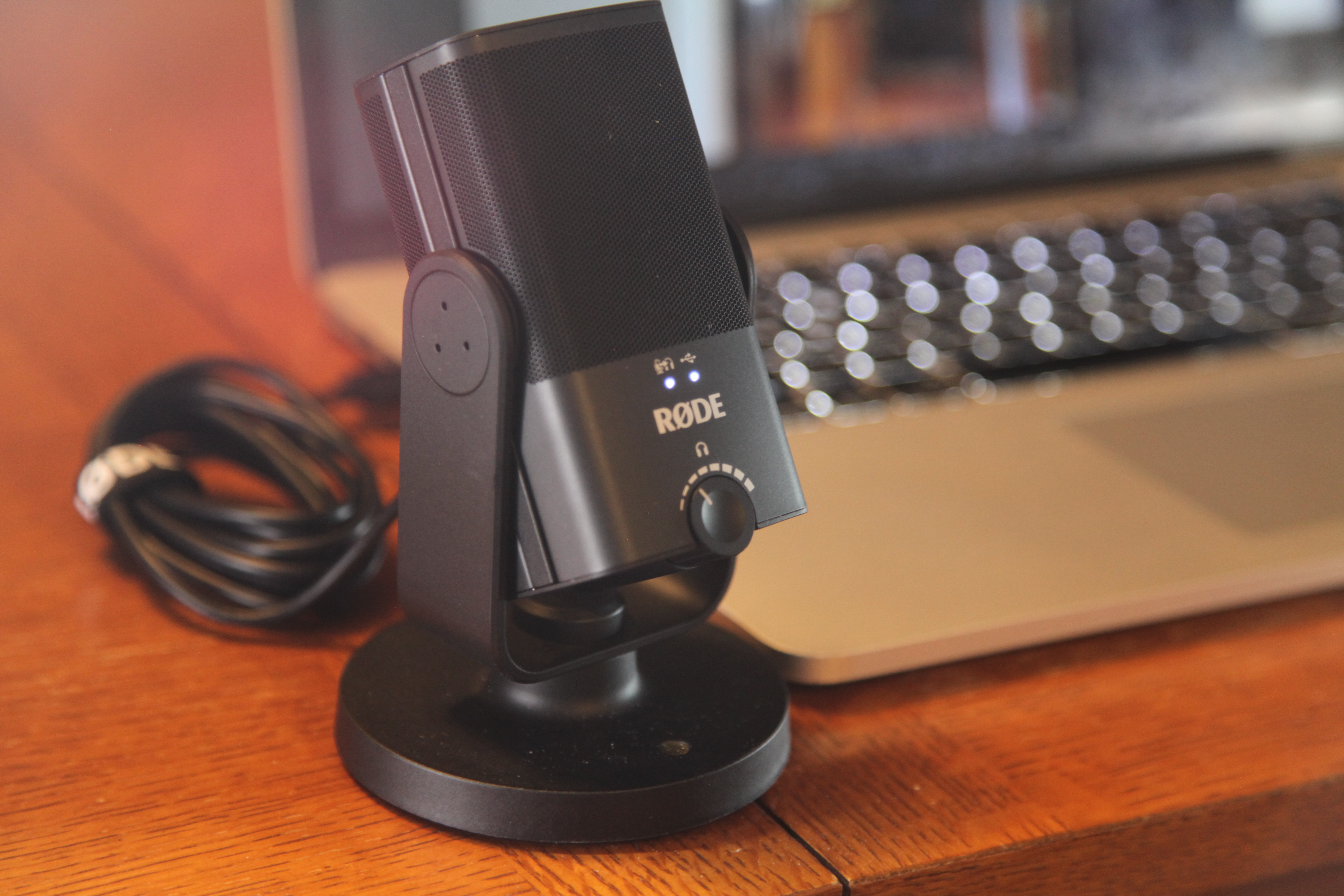 How to make better looking and sounding Skype and Zoom calls 1