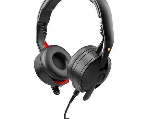 RØDE expands headphone line with NTH-50, lighter, more affordable & slightly less isolating. 31