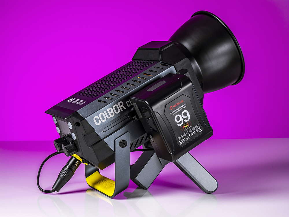 Colbor CL220R RGB LED light 1