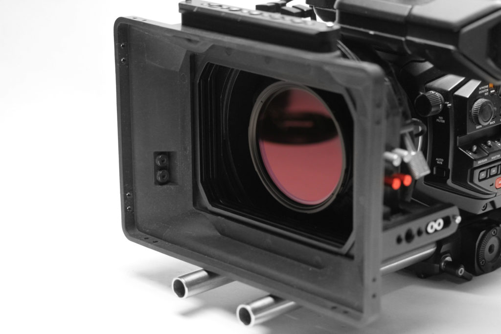 Mattebox showing lens with circular filter.