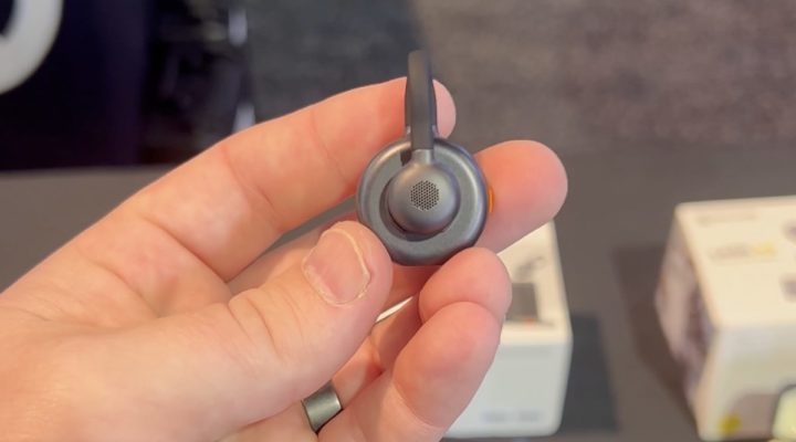 Introducing the Hollyland Lark M2S: A Compact Revolution in Wireless Audio 1