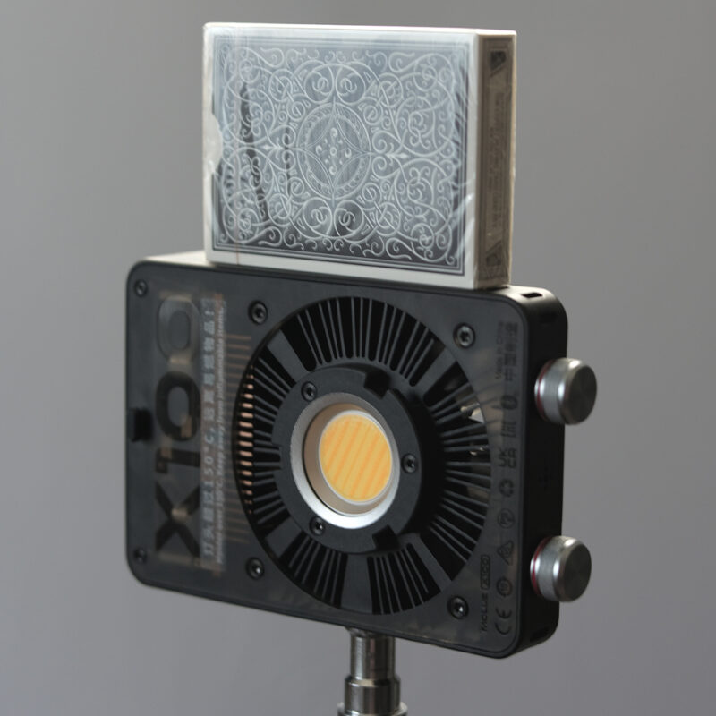 REVIEW: Zhiyun Molus X100 bi-color LED Fixture 39