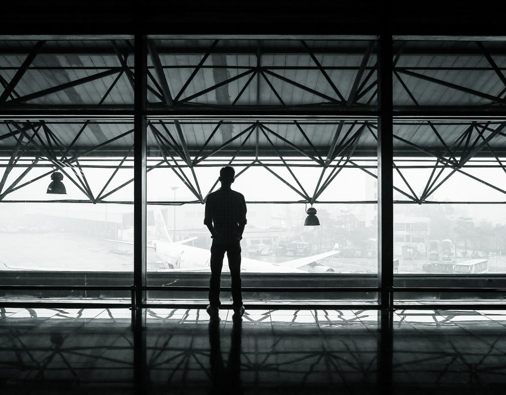airport-351472_1920