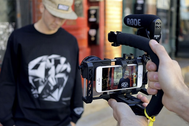 A Rig System for Mobile Phones 1