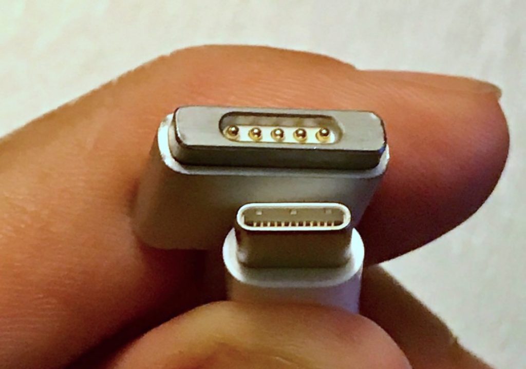 A discussion about the new MacBook Pro, MagSafe, SD cards, dongles 5