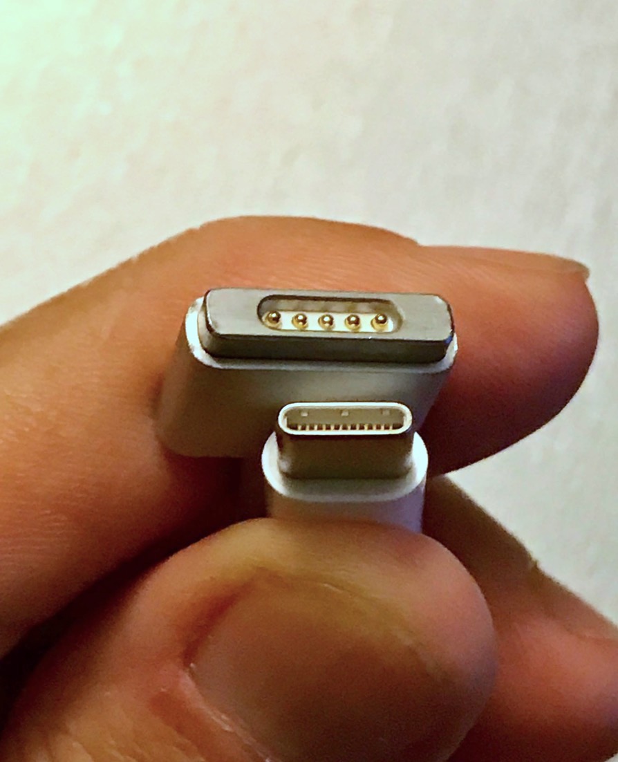 A discussion about the new MacBook Pro, MagSafe, SD cards, dongles 9
