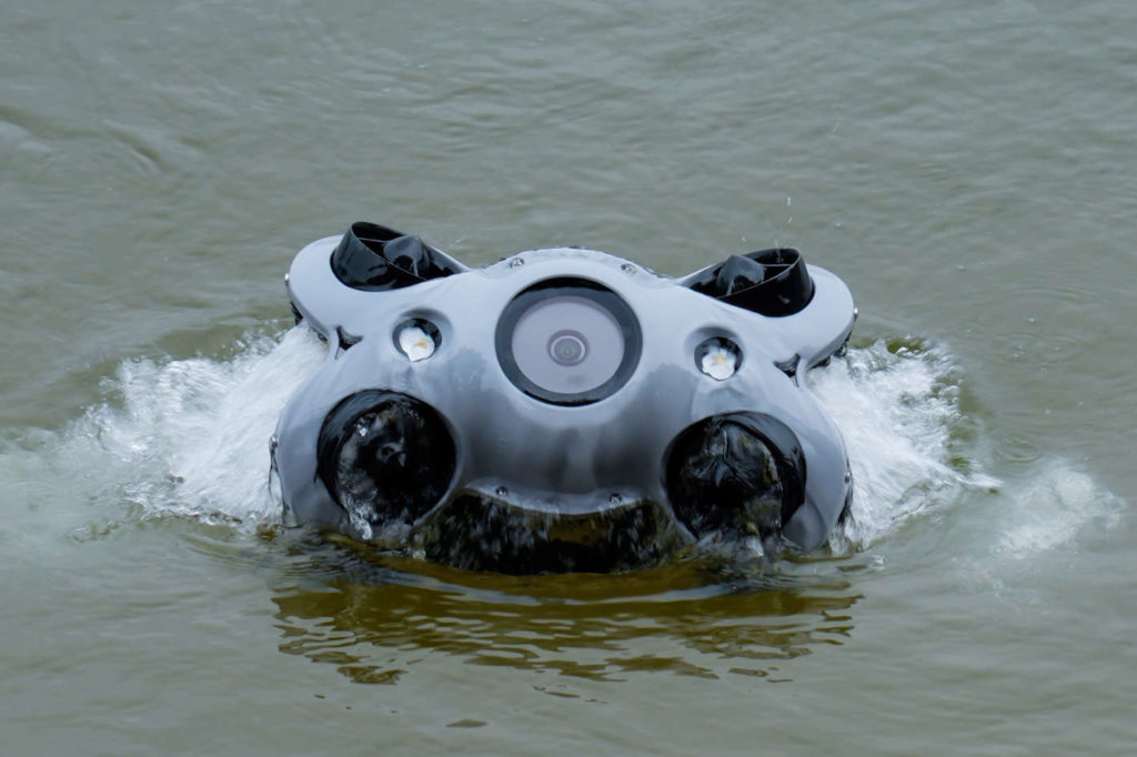 Chasing M2S : a new drone for underwater photography