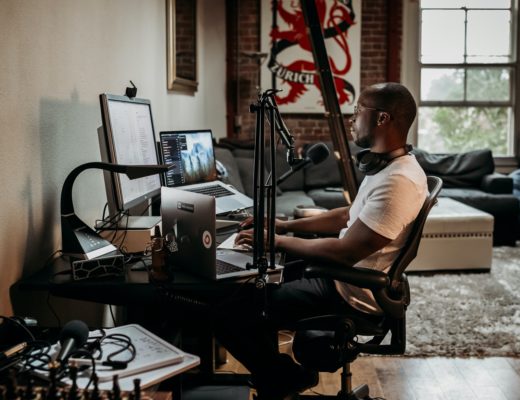 convertkit-9i3-oaiuhdy-unsplash
