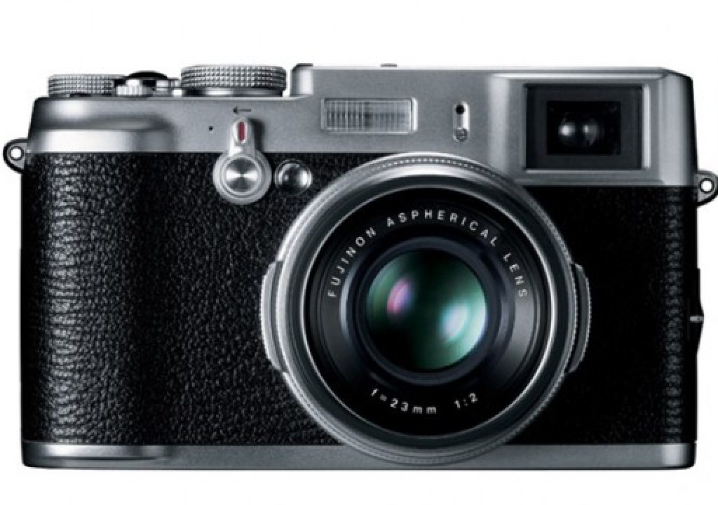 finepix_x100front_thuemb.jpg