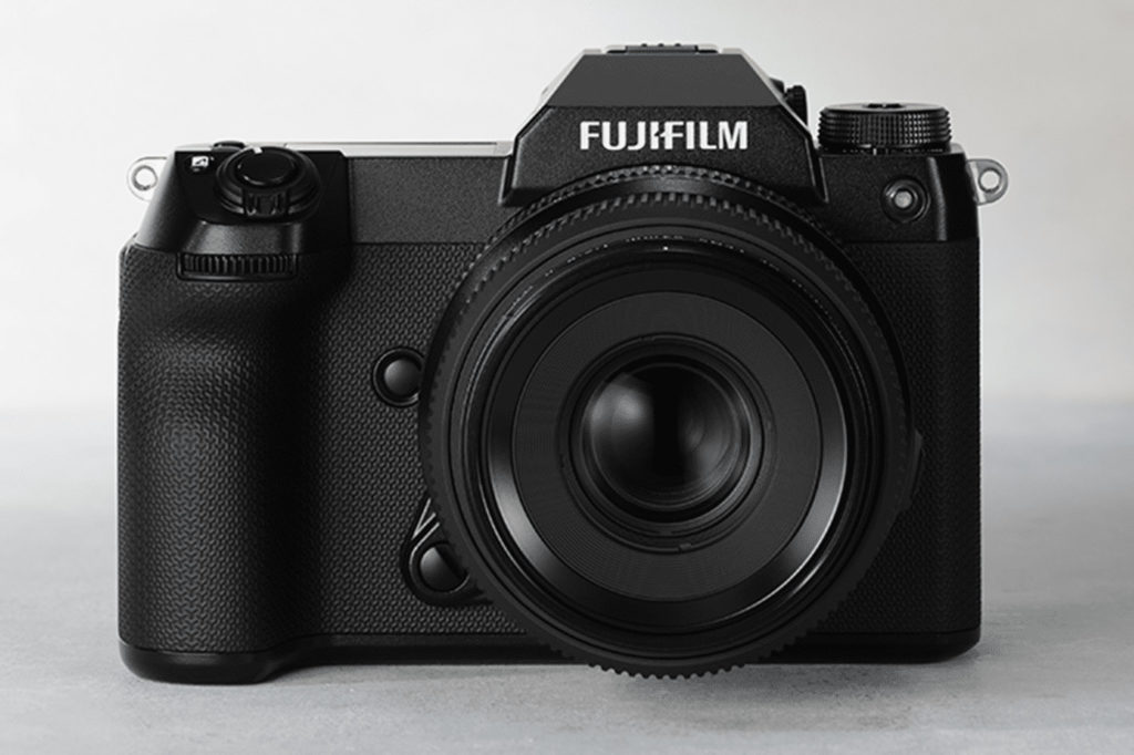 FUJIFILM GFX100S II: new light body gets ISO 100 for video