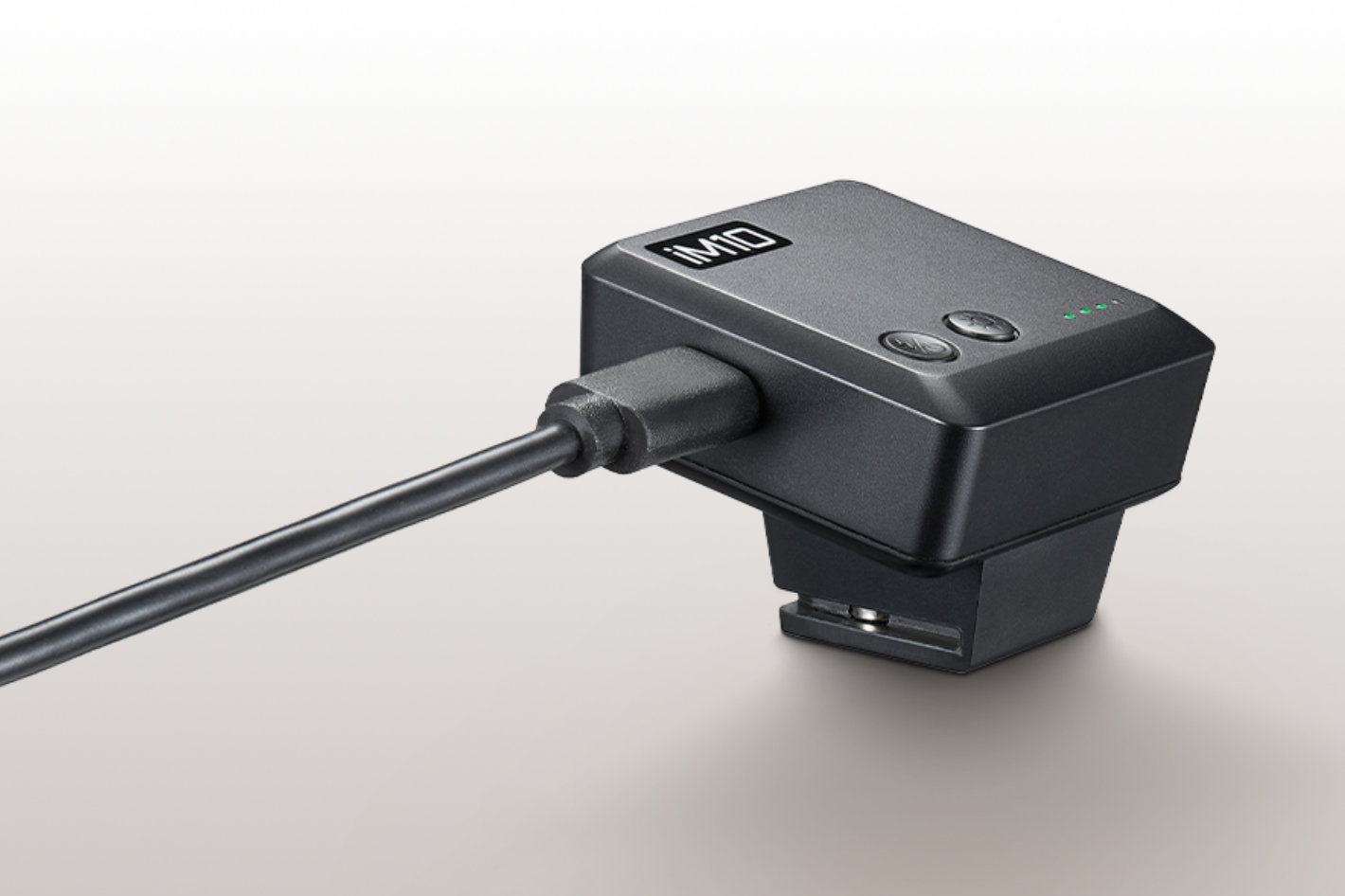 Godox iM10: a small universal flash for your photography