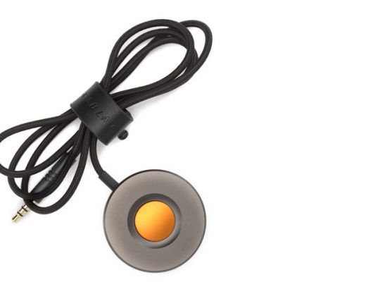 Hasselblad: a new release cord and charging hub for the X1D-50c mirrorless camera