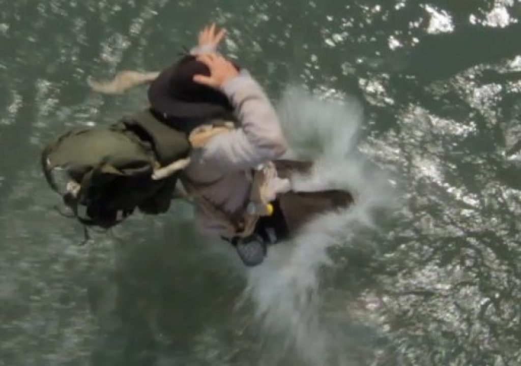 hidden_waterfall_jump_nauticam_thumb.jpg