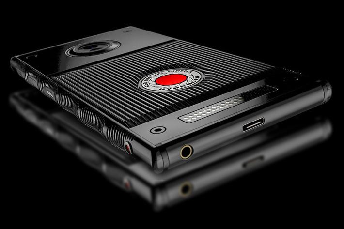HYDROGEN ONE: Princess Leia’s smartphone
