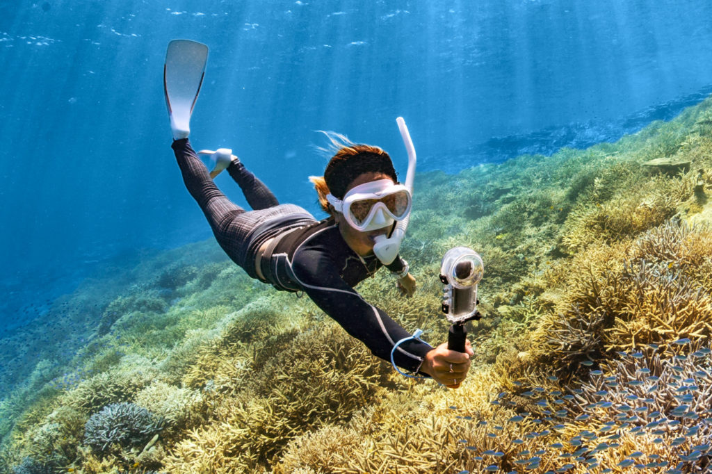 Insta360 X3 Invisible Dive Kit for crystal clear 360 footage