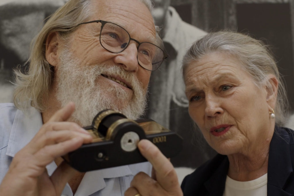 Jeff Bridges unboxes the first new WideluxX panoramic camera