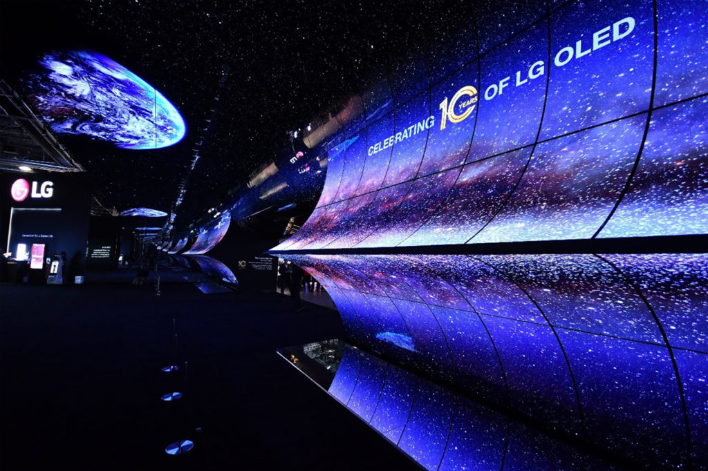 LG OLED Horizon: a 6 meters high and 25 meters wide screen