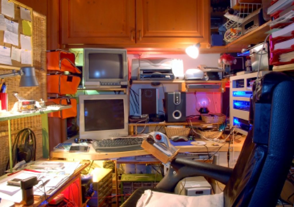 messy-desk.jpg