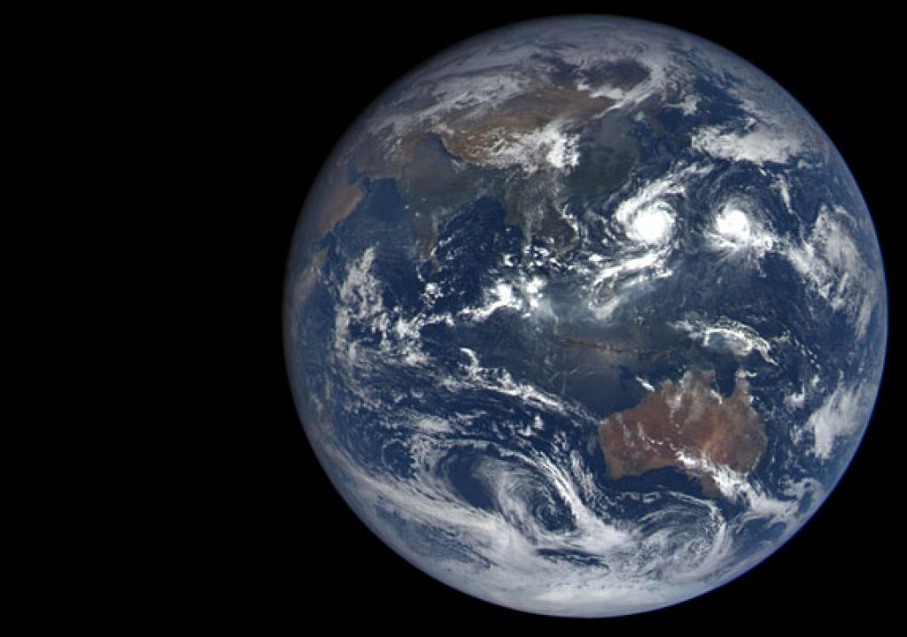 A dozen new photos of Earth, everyday 1