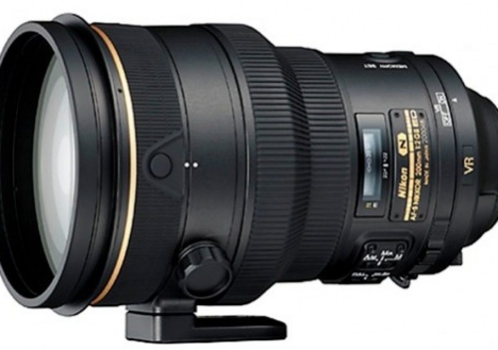 nikon-200mm-2_f2_thumb.jpg