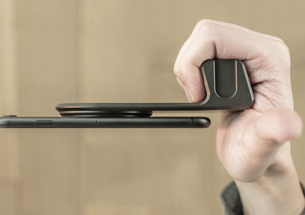 PhoneRIG: turn your phone into a video rig