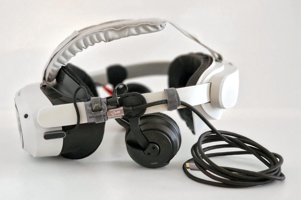Pico 4 VR: using an audio kit for watching cinema