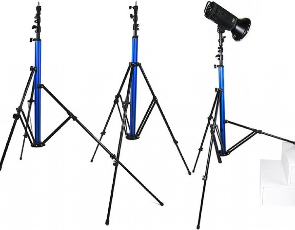 Savage MultiFlex Light Stand features and adjustable third leg