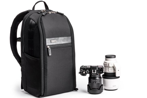 A Backpack for Mirrorless Systems 8