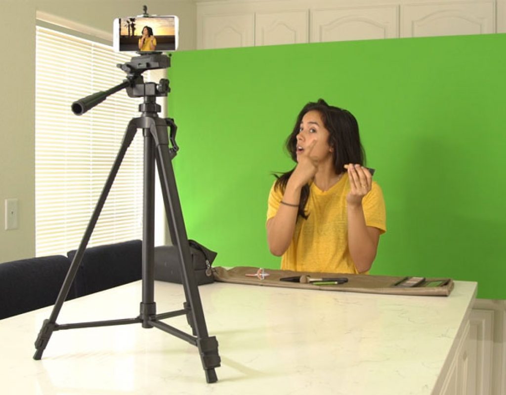 Valera Screens shows mobile green screens for content creators at CES 2019